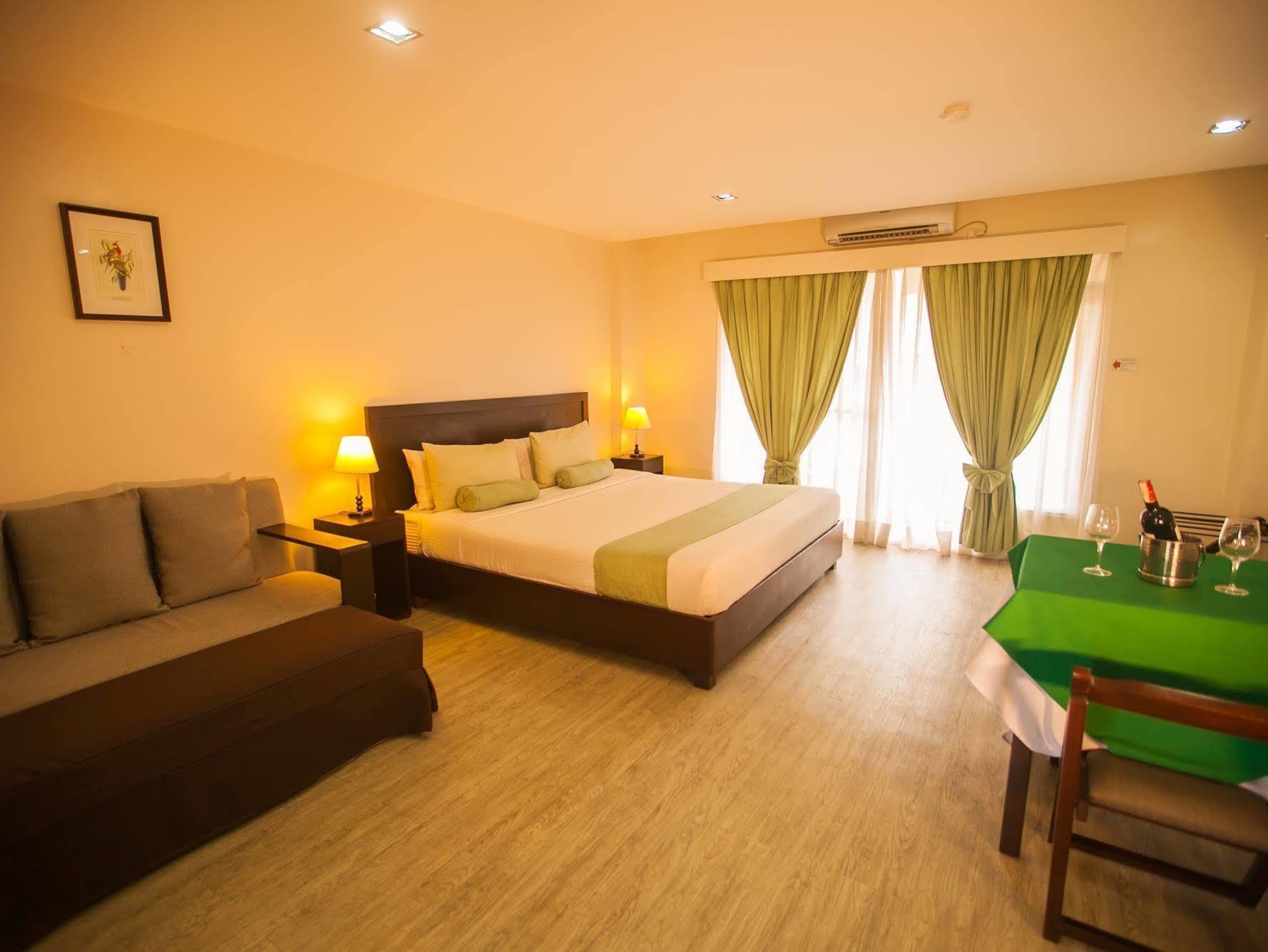 Subic Coco Hotel Olongapo Bagian luar foto