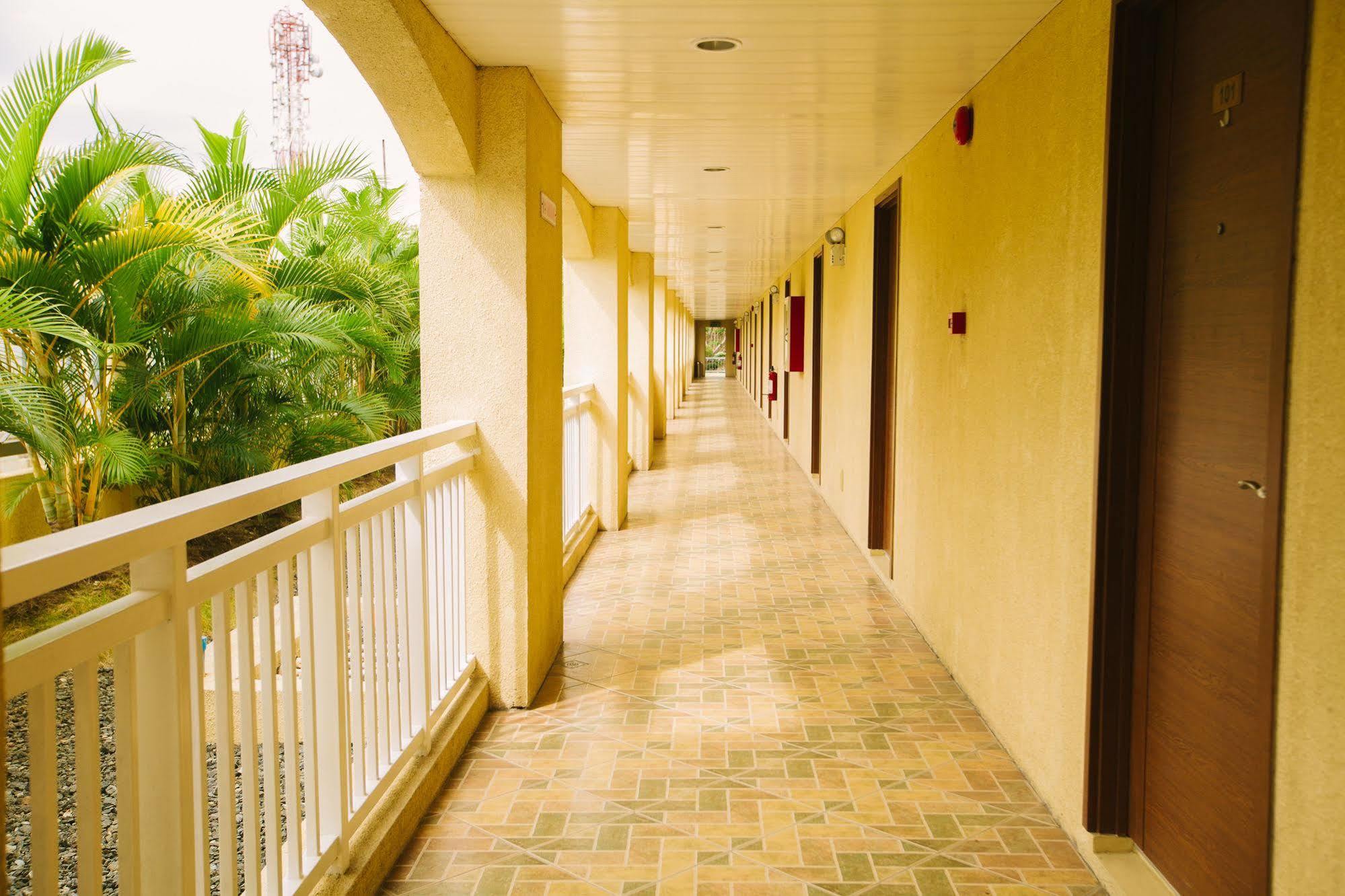 Subic Coco Hotel Olongapo Bagian luar foto