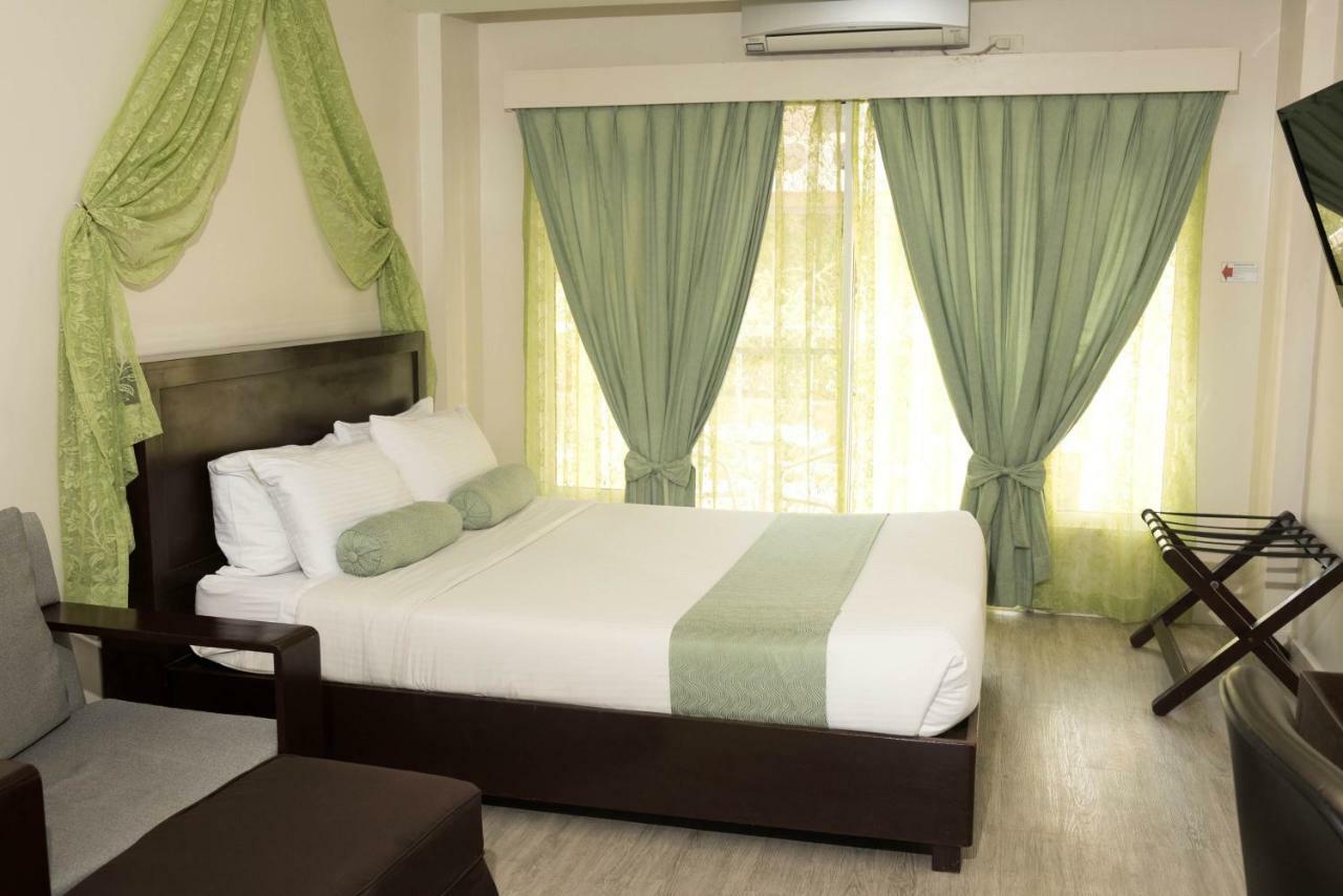 Subic Coco Hotel Olongapo Bagian luar foto
